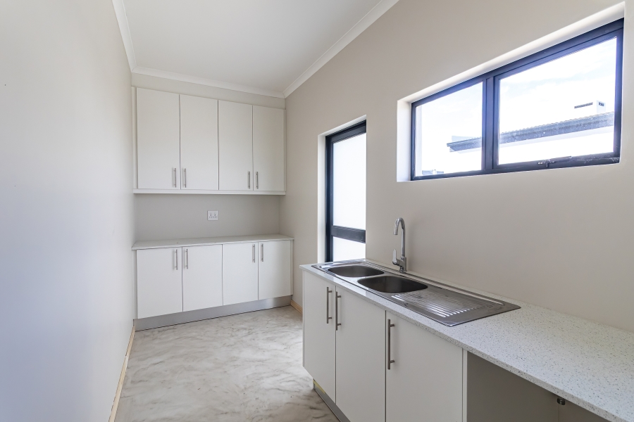 3 Bedroom Property for Sale in Hoogland Western Cape